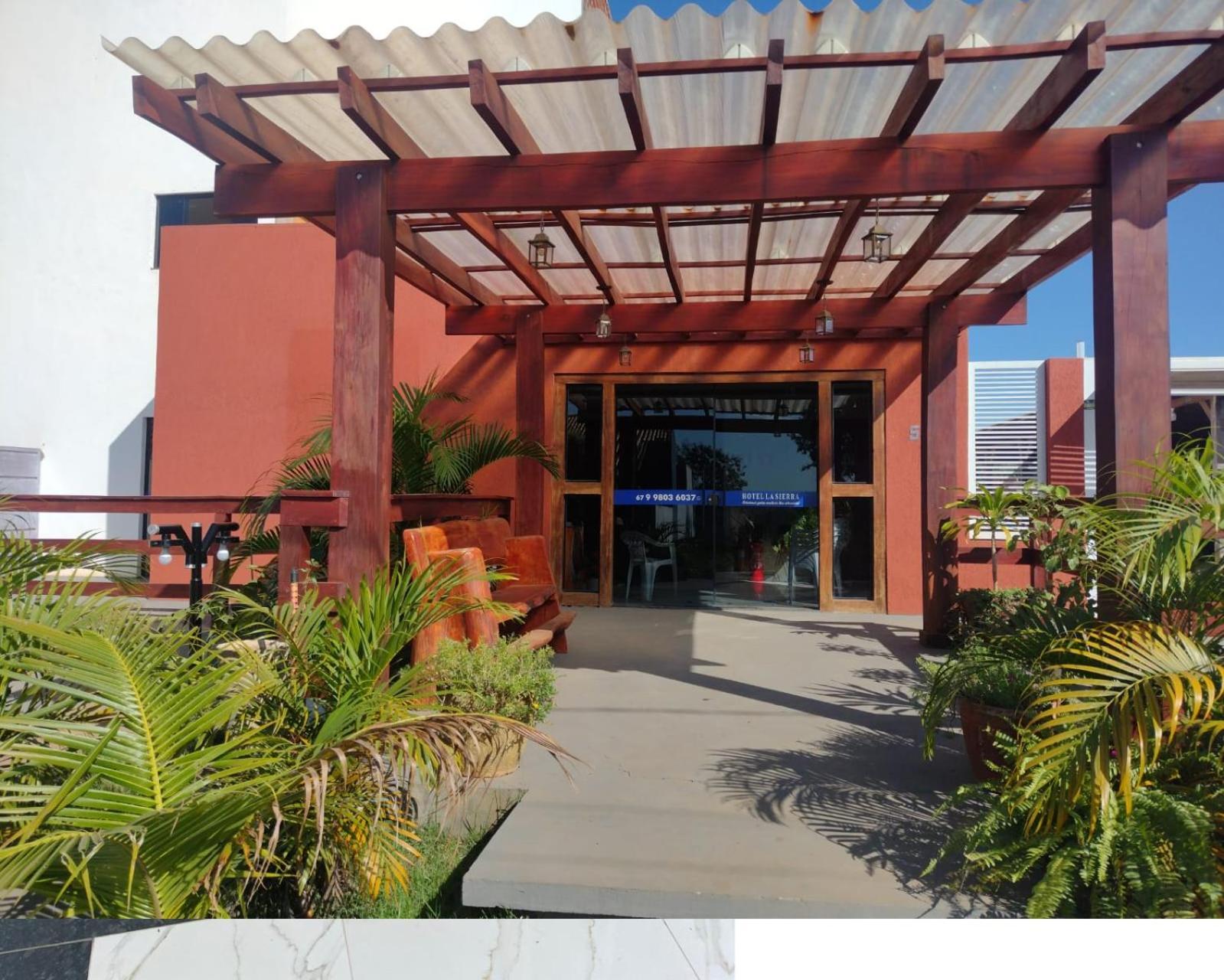 Hotel La Sierra Бодокена Екстериор снимка